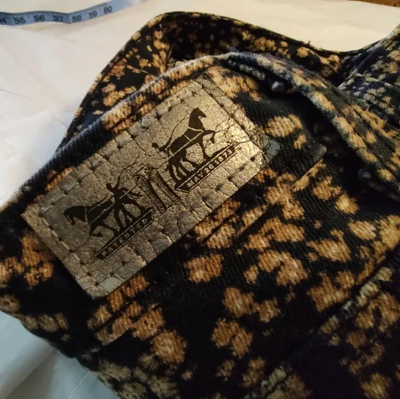 Levi's flower print skinny jeans. New. Size 6. - Picture 4 of 16